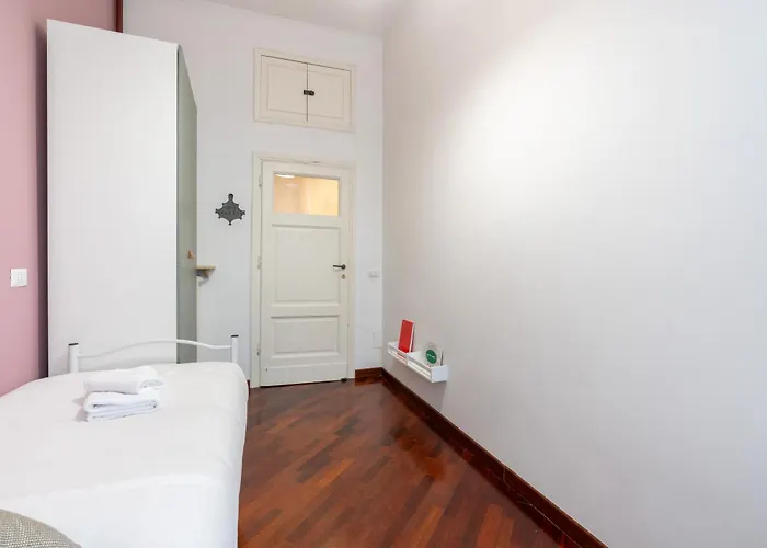 Eclectic San Giovanni Metro & Colosseum Apartament