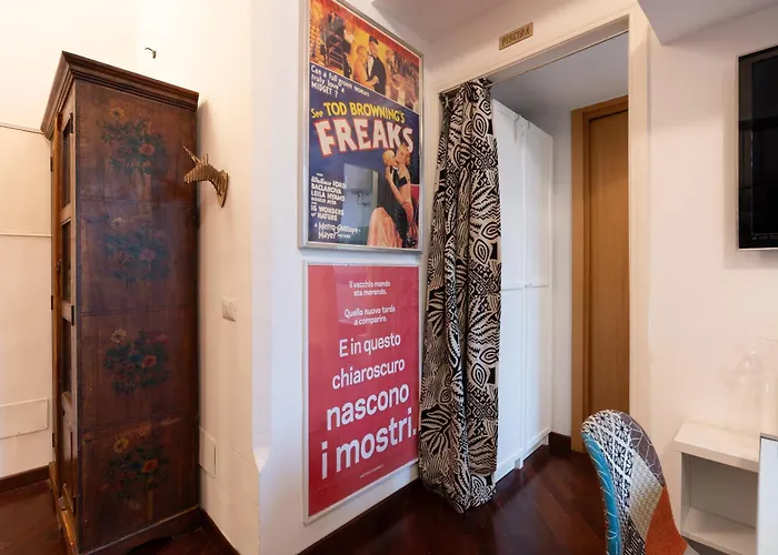 Eclectic San Giovanni Metro & Colosseum Apartament